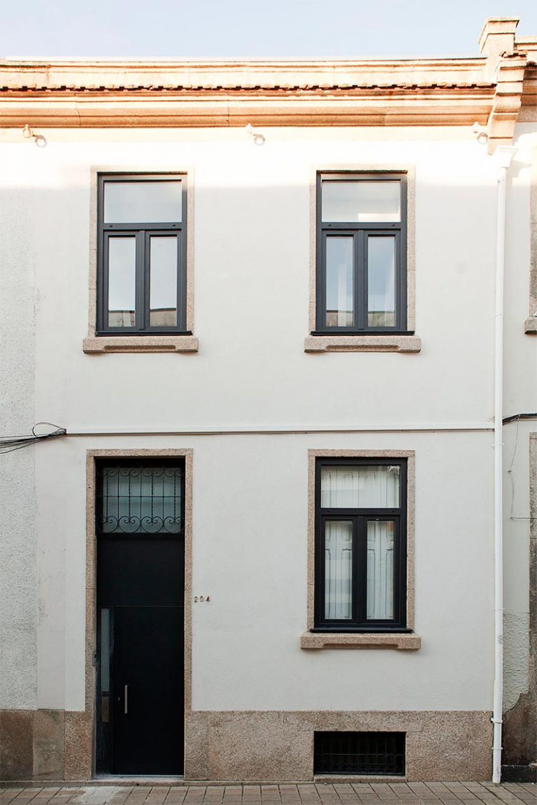 Дизайн двухуровневой квартиры: фасад дома