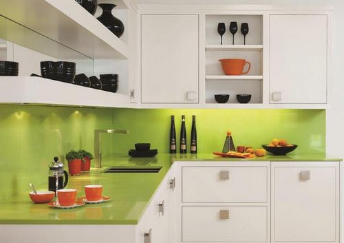 Кухни лайм: цвет, фото в интерьере, венге, глянец, столплит, фотопечать, угловая, дизайн, мебель, зеленые, фартук, обои, яблоко 1,8 м, видео