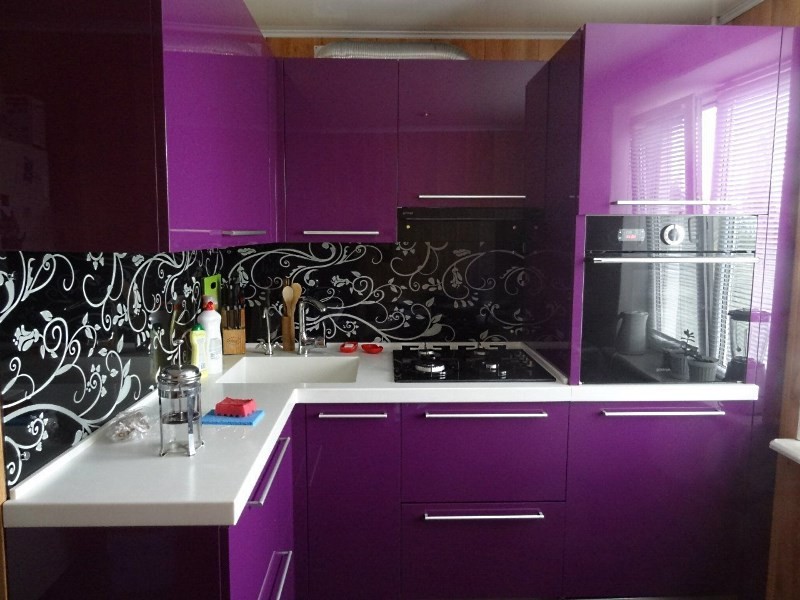 кухня фиолетовая с черным
