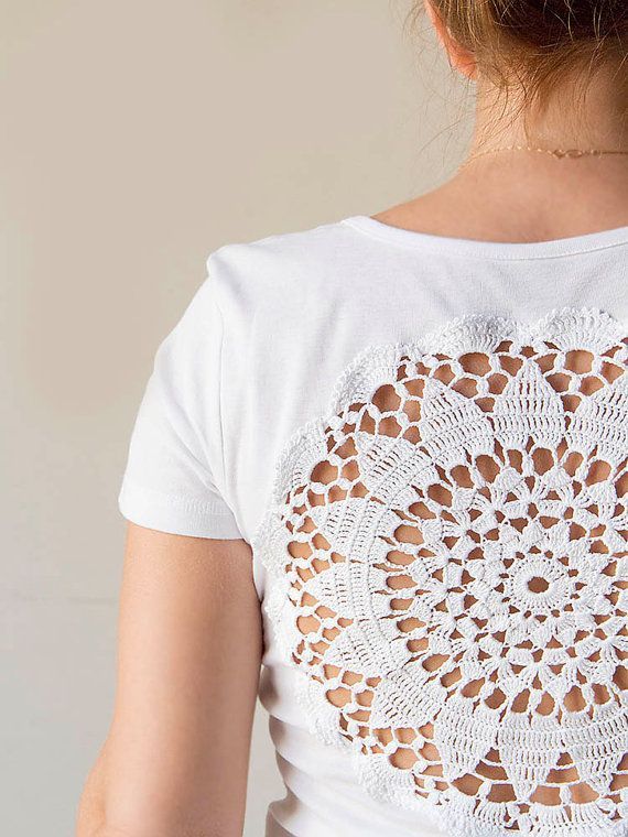 White t-shirt with doily back