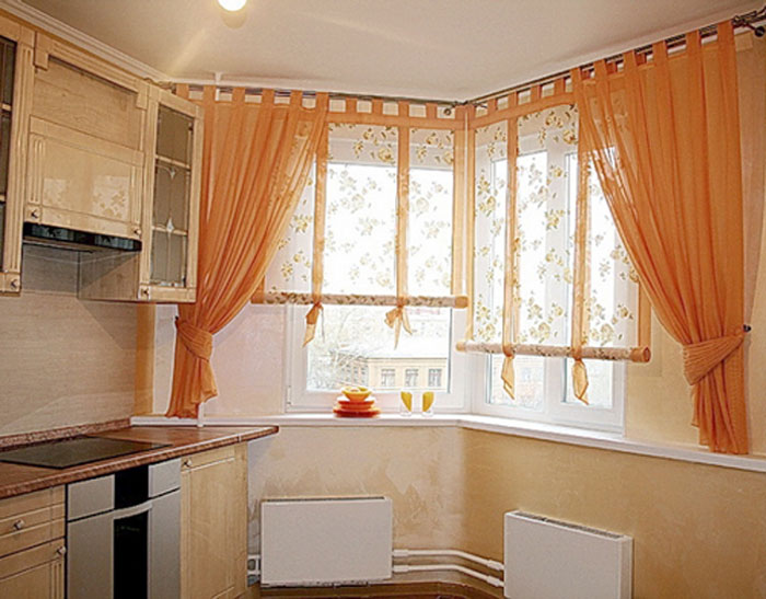 Кухонное помещение в оранжевой цветовой гамме