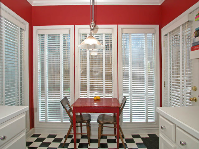 шторы для красной кухни фото