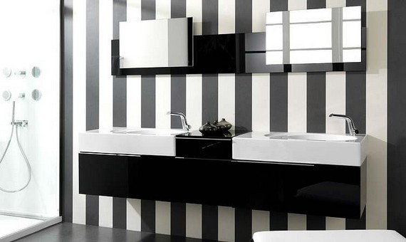 Полосатая черно белая ванная комната