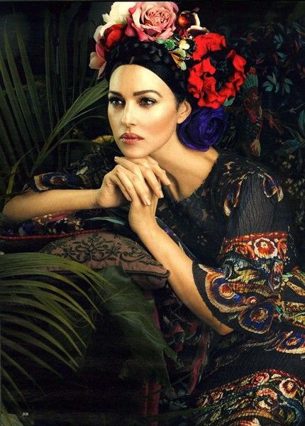 Monica Bellucci in Dolce & Gabbana Photography by Signe Vilstrup - niezmiennie pikna!
