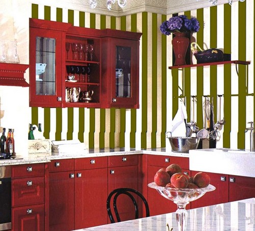 Вертикальная полоска в интерьере кухни