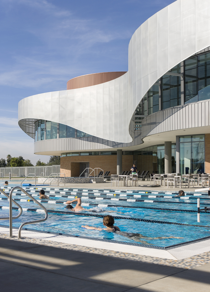 Дизайн спортивного комплекса – Бассейн на открытом воздухе