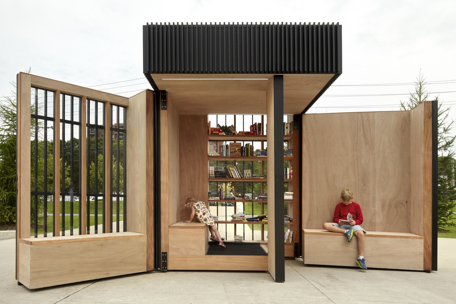 Уникальный дизайн интерьера общественной кабинки для чтения