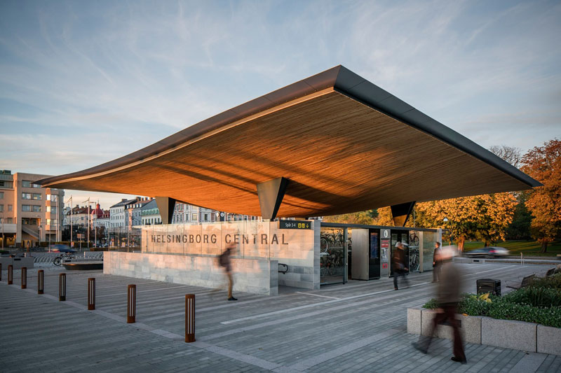 Уникальный проект железнодорожного вокзала Хельсингборга, Швеция: вид со стороны выхода на платформы