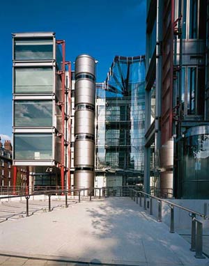 Channel 4 Television Headquarters, England, London, архитектор Ричард Роджерс (Richard Rogers) 