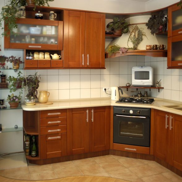 Кухня с расположением плиты и духовки в углу
