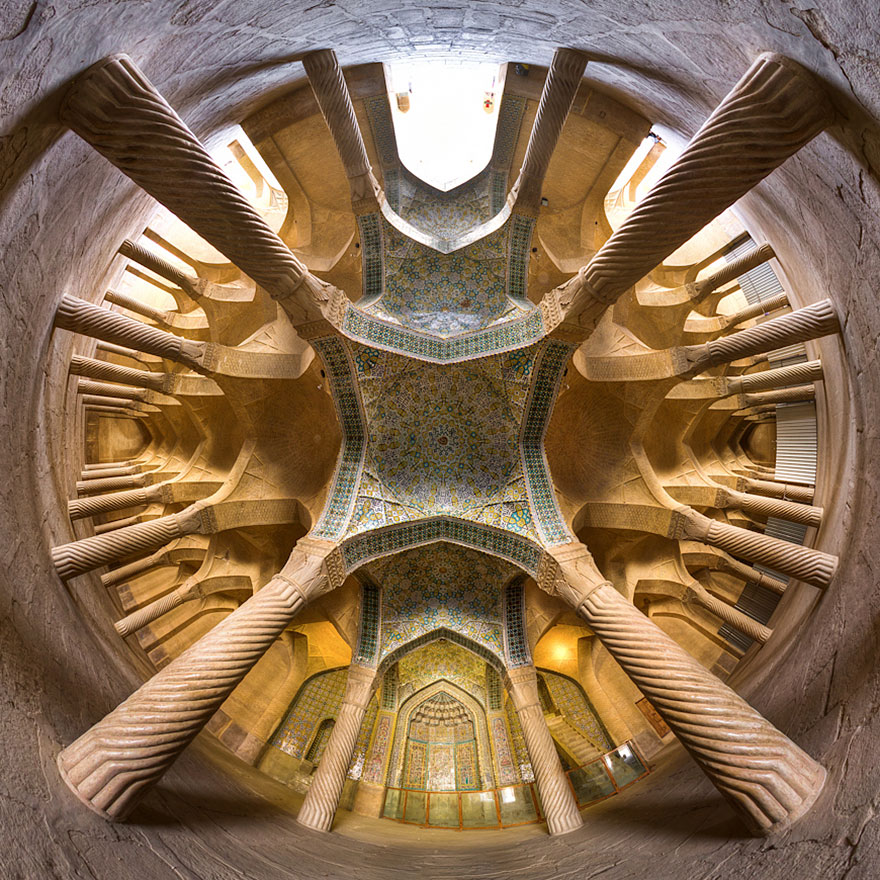 Завораживающие интерьеры мечетей в фотографиях Мохаммада Ганжи-13