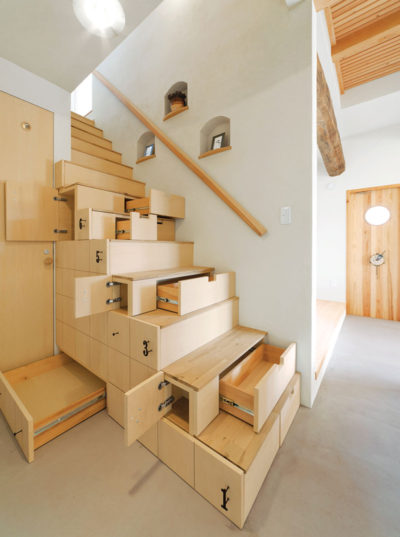5. Компактная лестница — шкаф, в которой можно хранить множество нужных вещей. дизайн, дом, идея, креатив