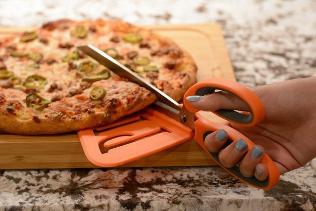 15. Пара ножниц для пиццы для дома, кухня, прикольные вещи