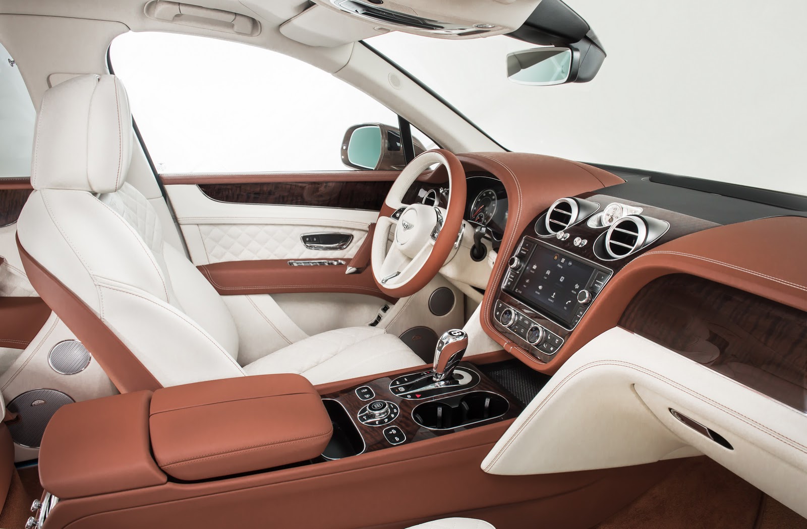 Bentley показала свой роскошный внедорожник Bentayga Bentayga, bentley, suv, внедорожник, новинка