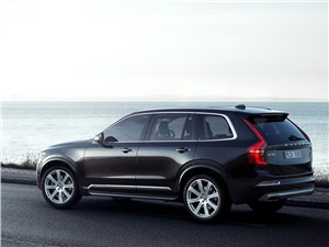 Предпросмотр volvo xc90 2015 вид сбоку сзади