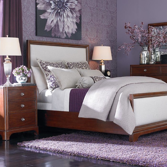 Массивная деревянная кровать