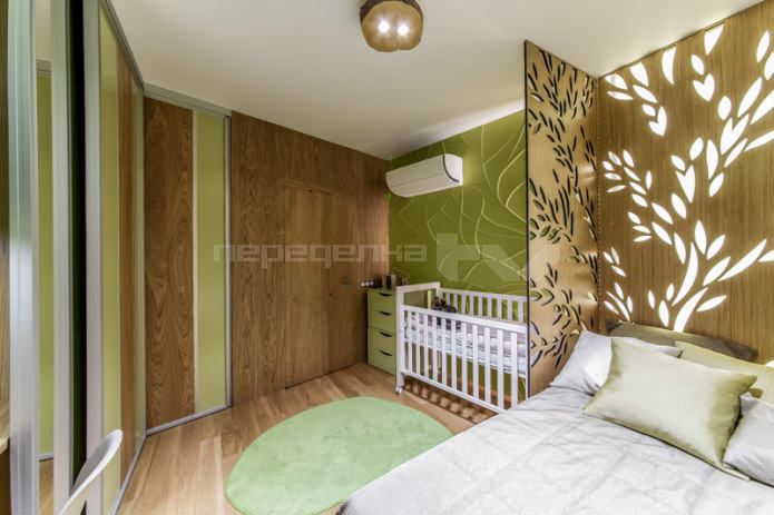 Дизайн интерьера спальни с детской кроваткой 20 кв. м.