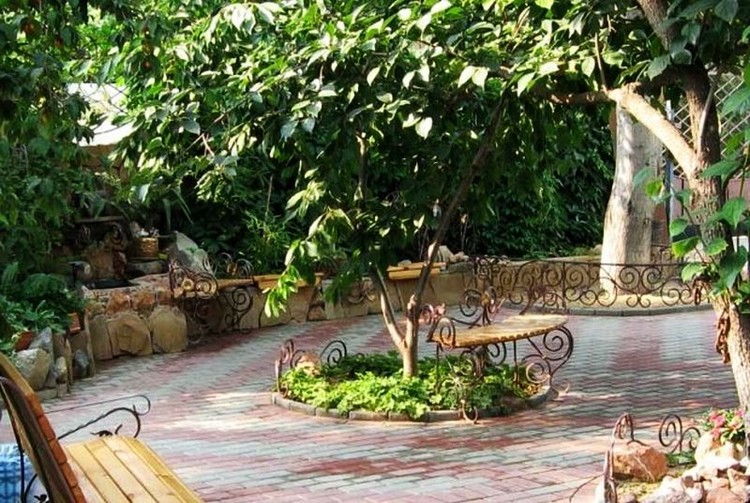 Дизайн двора загородного частого дома — идеи для садового участка (41 фото)