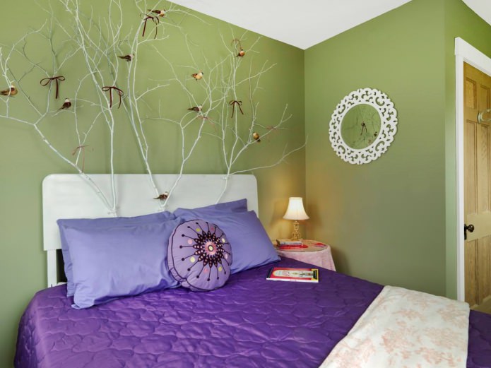 Зелено-фиолетовая спальня