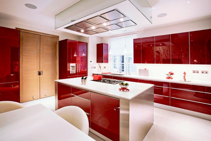 пластиковые красные фасады на кухне