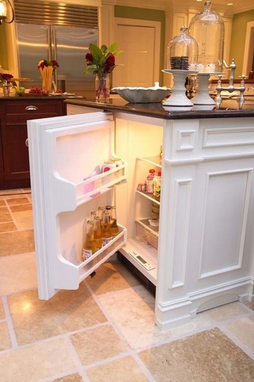 Кухонный остров с встроенным мини-холодильником