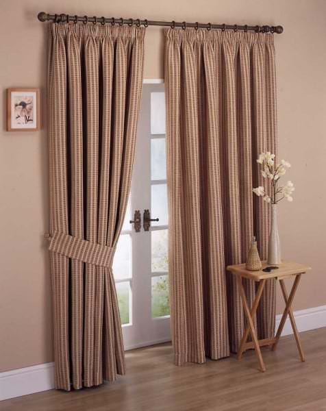 cool-bedroom-curtain-ideas