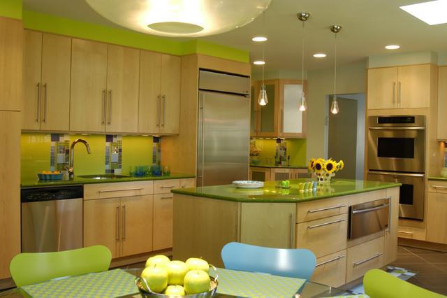 кухня в светло зеленых тонах