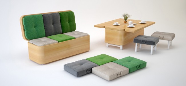 Небольшой диванчик, который при необходимости раскладывается в обеденный стол и стулья с мягкими сиденьями