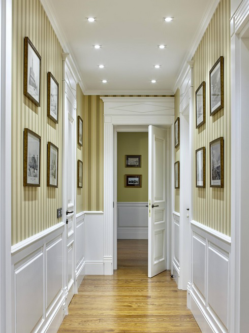Поясные буазери зачастую используются в прихожей или в ванной. Стены над буазери украшают картинами или фотографиями