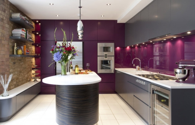 Кухня цвета баклажан в современном интерьере
