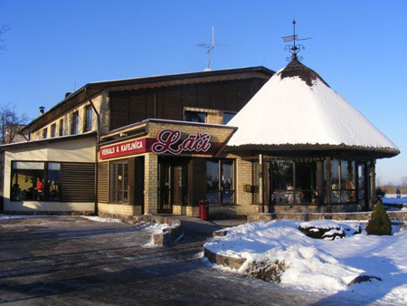 Экстерьер кафе-пекарни Лачи в Латвии