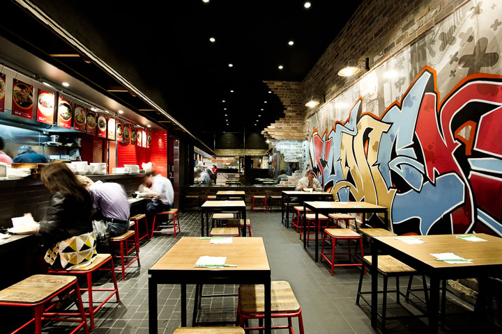 Роскошный интерьер ресторана азиатской кухни Tokyo Ramen в Сиднее