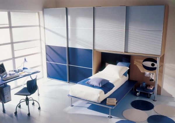 Современная комната для мальчика в модных серо-голубых тонах
