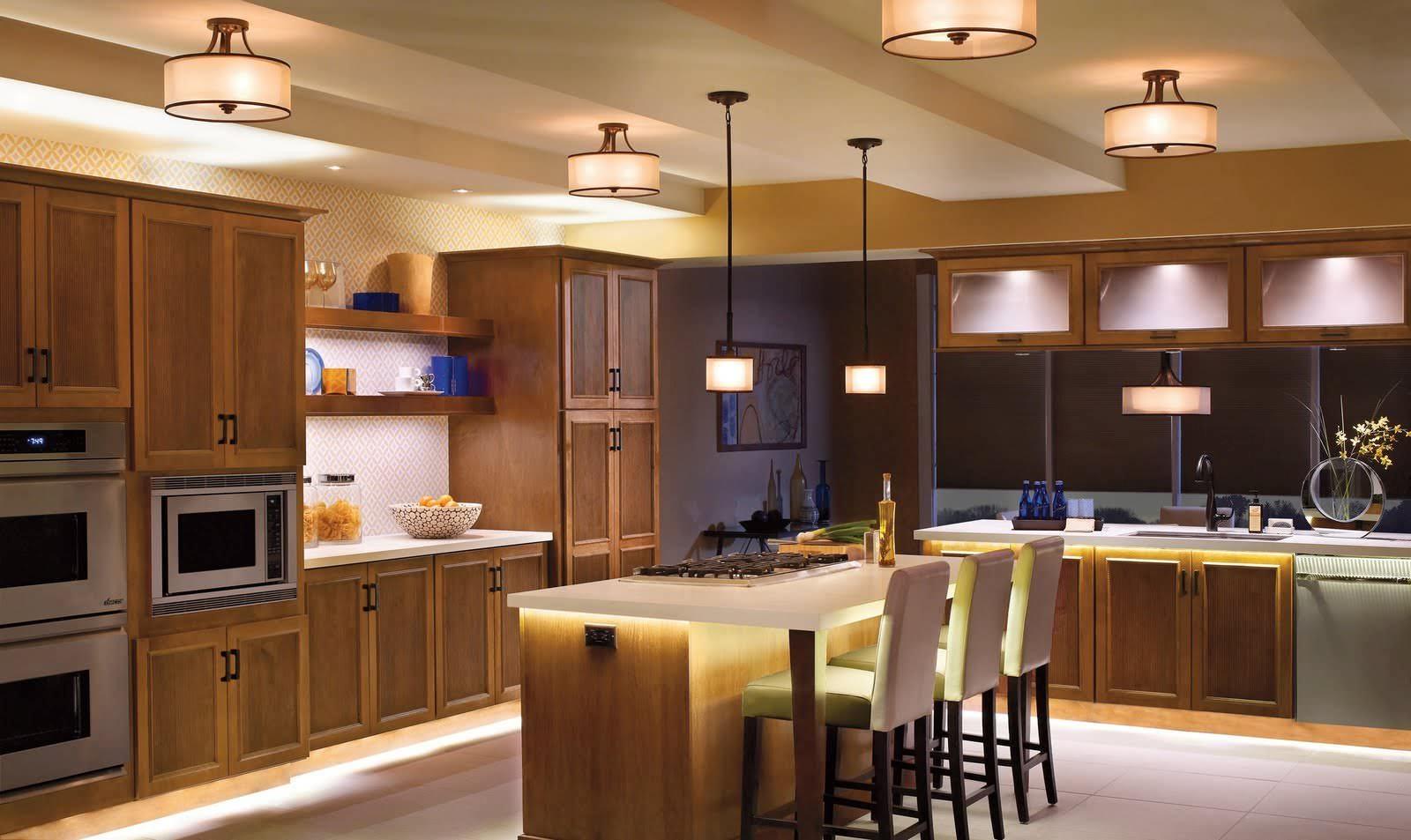 Светильники в стиле модерн также выгодно подчеркнут интерьер кухни