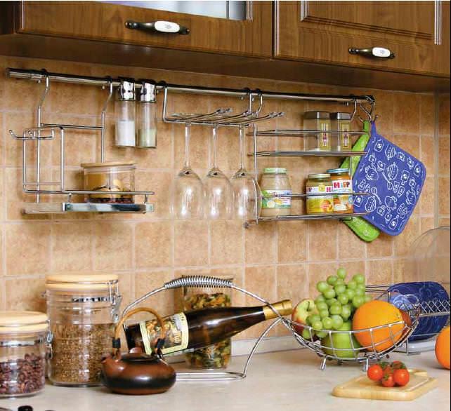 Кухонные аксессуары способны сделать помещение более уютным и функциональным