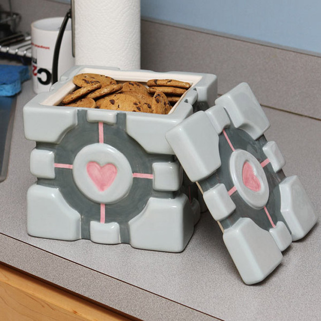 Керамичекая коробка для печенья с изображением розовых сердечек