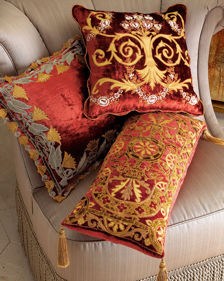 Декоративные диванные подушки в восточном стиле