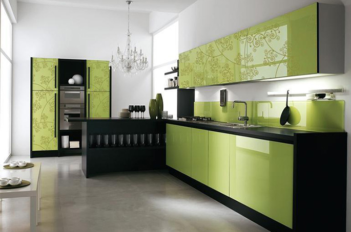 В оформление современной кухни также можно включать фисташковый цвет. Он хорошо сочетается с пластиком и глянцем.