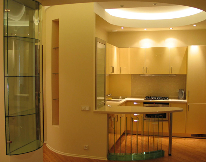 Снос стены между кухней и гостиной может существенно увеличить пространство