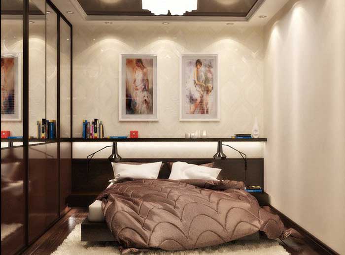 Светлая спальня с большой кроватью шоколадного цвета