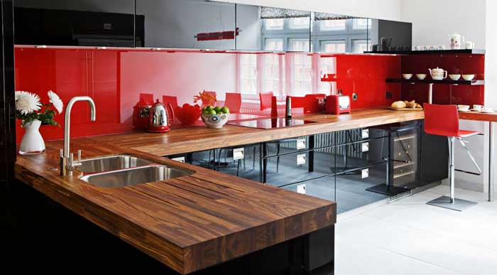 Красно-черная кухня в интерьере. Фото 8