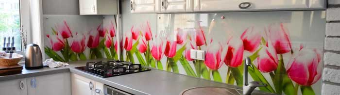 Фартук для кухни скинали с рисунком тюльпанов. Фото 1
