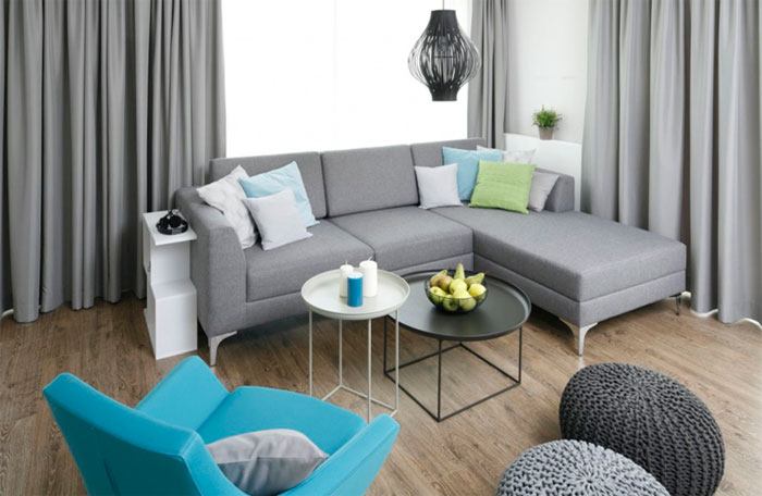 Дизайн комнаты 10 кв м в современном стиле с диваном