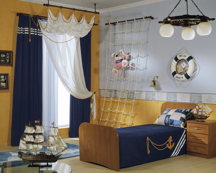 Дизайн маленькой комнаты в морском стиле