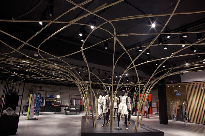 Чудный дизайн интерьера крупного магазина одежды Smets Premium в Брюсселе