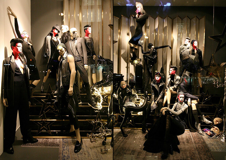 Витрина магазина ZARA в вампирском стиле в Лондоне
