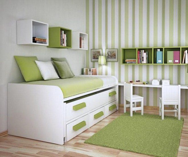 комбинирование в спальне зеленое полоска
