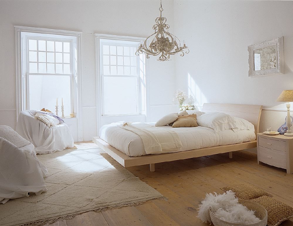 белый цвет интерьера в спальне