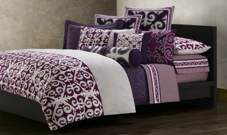 Подушки и валики для спальни в восточном стиле