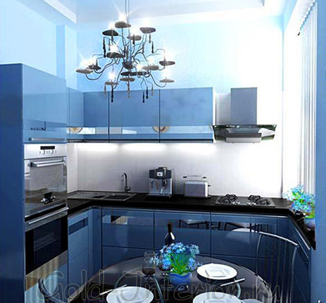 Синий кухонный гарнитур на маленькой кухне